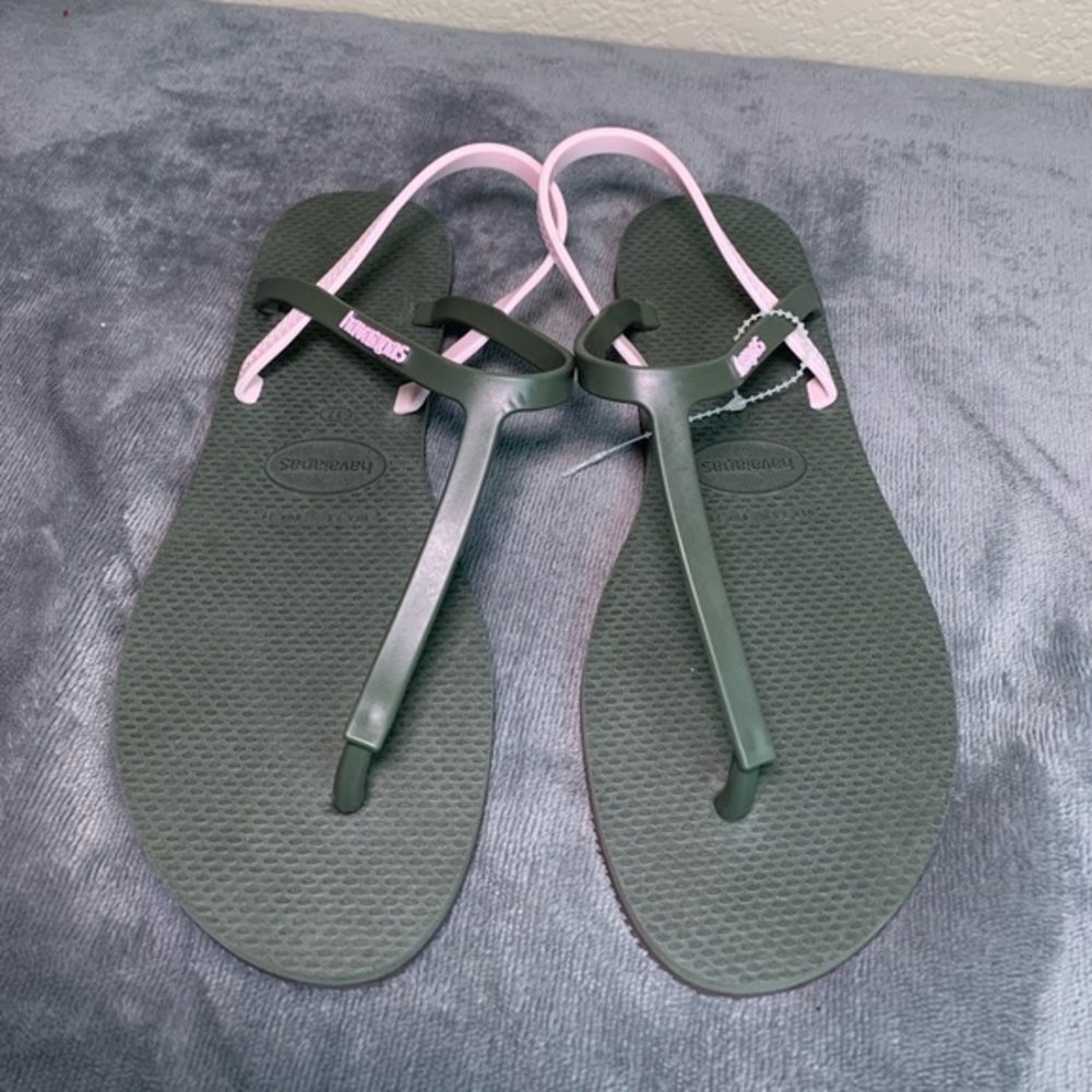 Brand new Havaianas T-strap beach sandals size‎ 7.5 olive green / pink